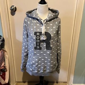 ROOTS GREY AND WHITE PRINT PULLOVER HOODED SWEATER